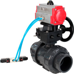 Кран шаровой BV4242E-FP-GRM-ISO Дн32 Ру10 полнопроходной, корпус - НПВХ, шар - НПВХ, уплотнение - EPDM, с пневмоприводом PA-DA-052, пневмораспределителем 4V320-08 AC220V и ручным дублером MON1-250-T26-ISO
