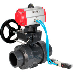 Кран шаровой BV4242E-FP-GRM-ISO Дн32 Ру10 полнопроходной, корпус - НПВХ, шар - НПВХ, уплотнение - EPDM, с пневмоприводом PA-DA-052, пневмораспределителем 4V320-08 AC220V и ручным дублером MON1-250-T26-ISO