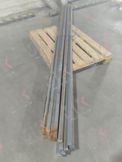 Квадрат стальной 09Г2С 200х200 мм ГОСТ 2591-88 в Омске