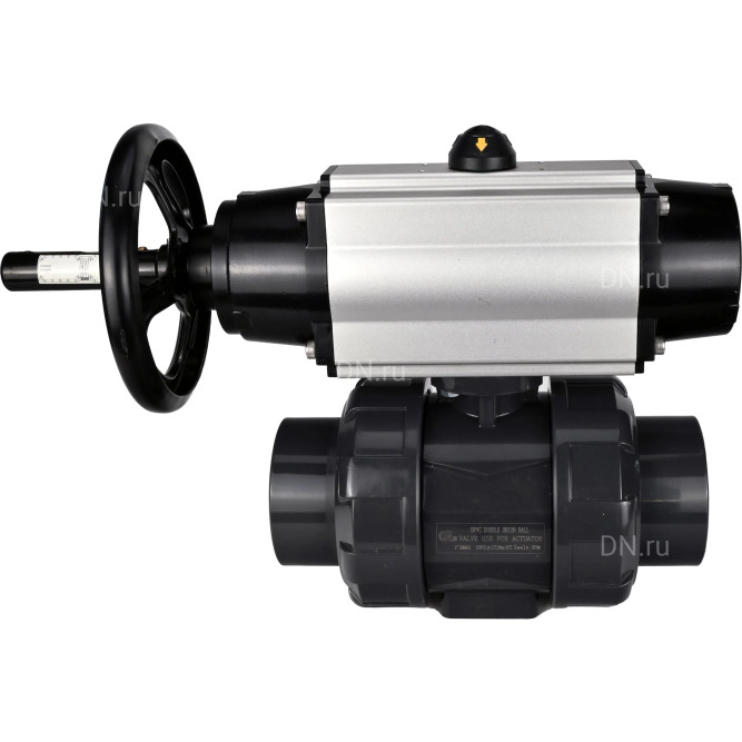 Кран шаровой BV4242E-FP-GRM-ISO Дн15 Ру10 полнопроходной, корпус - НПВХ, шар - НПВХ, уплотнение - EPDM, с пневмоприводом PA-DA-105-1 двойного действия со штурвалом в Омске